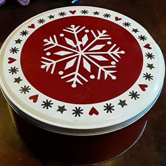 metal Christmas  tins. Other - CHRISTMAS TIN CAN  . SNOWFLAKES.